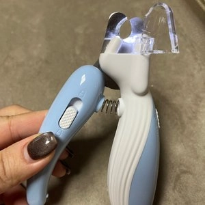 [무료배송] 펫토리아 LED 잘보여 안전 강아지 고양이 발톱깎이 베스트 후기 이미지