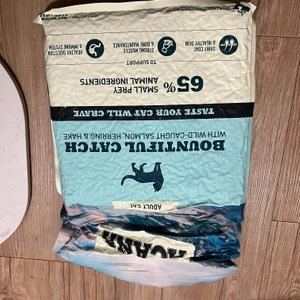 [창고대방출] 아카나 캣 바운티풀 캐치 4.5kg 베스트 후기 이미지